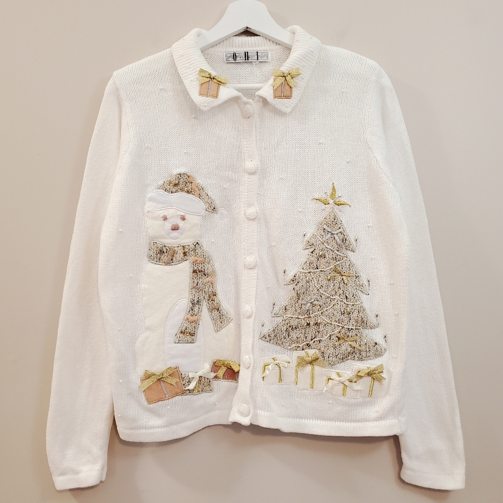 Vintage Christmas Sweater with Applique Cat, Tree & Presents - Read for Sizing